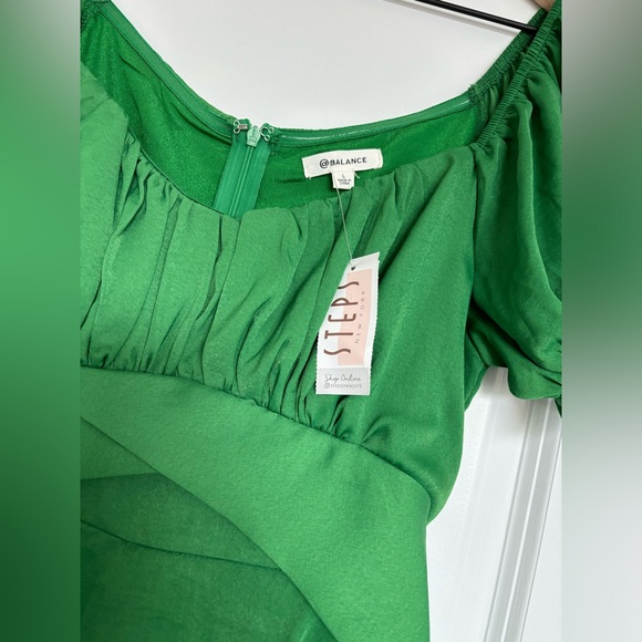 Steps New York @Balance Emerald Green Flowy Romper Size Large NWT - Picture 4 of 5